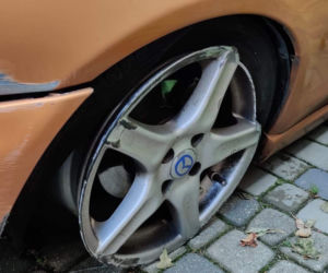 Rozbita Mazda MX-5 - wypadek na trasie S8 w Warszawie