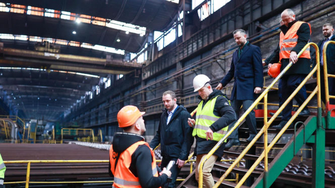 Nabycie Huty Częstochowa przez MON