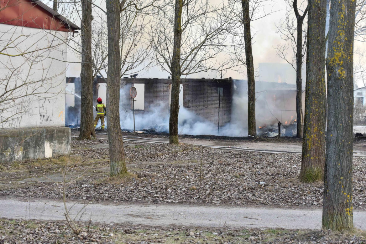 Pożar pustostanów przy ul. Grudziądzkiej w Toruniu. To nie pierwszy raz!