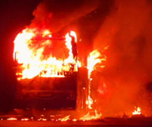 Wielki pożar na Targówku. Spłonął autokar