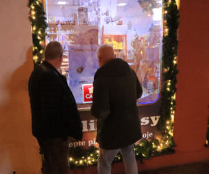 Świnoujście: Kradzież pieniędzy ze sklepu