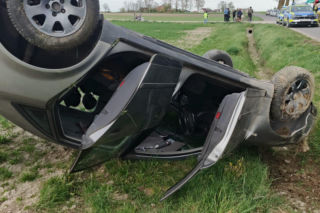 32-latek rozbił audi, a wynik alkomatu wbił policjantów w ziemię. Skala promili przeraża