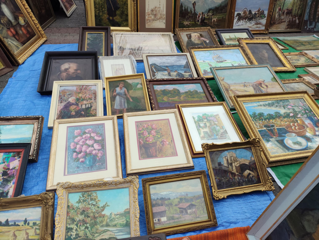 Wyjątkowe antyki ponownie zagościły na Placu Zamkowym w Lublinie. Tak wygląda wrześniowa Lubelska  Giełda Staroci [GALERIA]