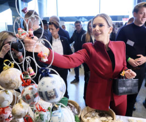 Marta Nawrocka w czerwieni