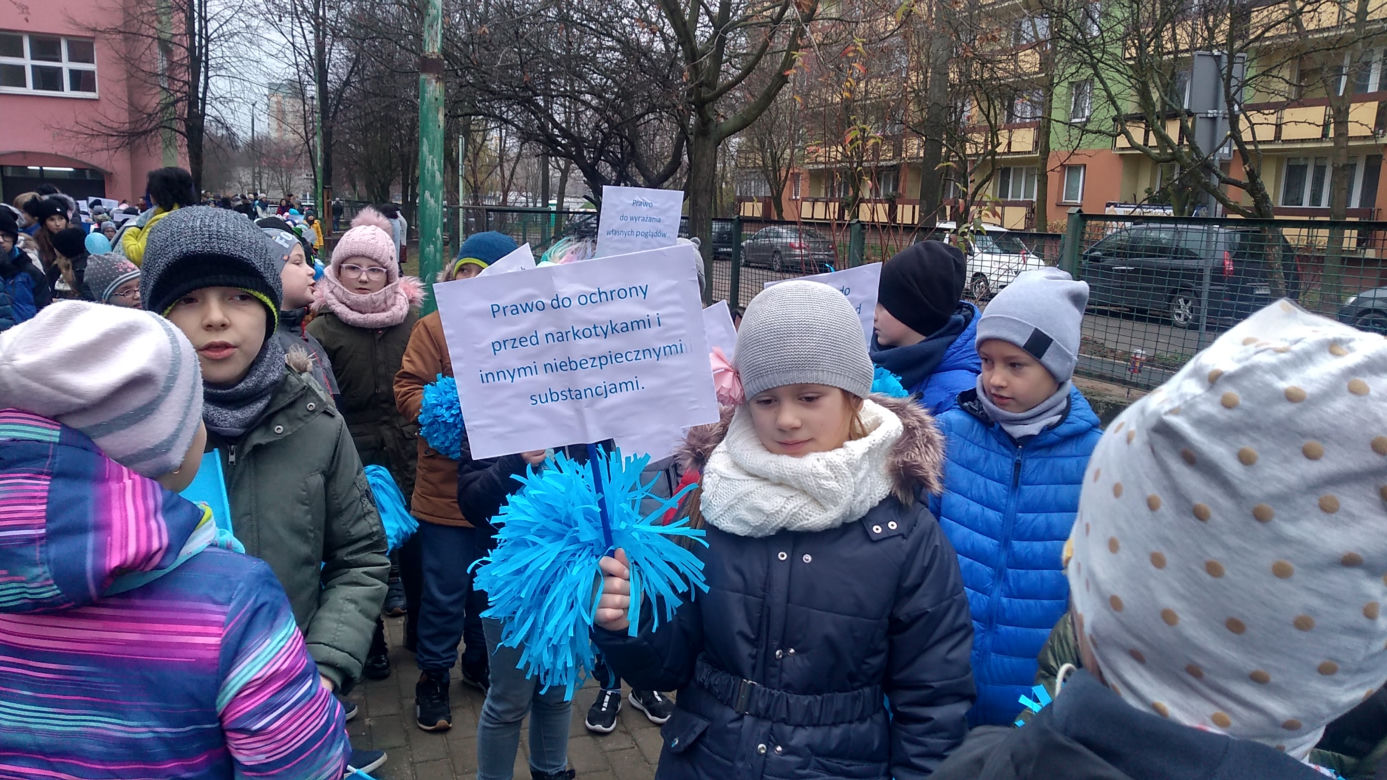 30 lat Konwencji Praw Dziecka. Uczniowie z radomskiej szkoły uczcili ważną datę