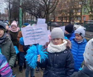 30 lat Konwencji Praw Dziecka. Uczniowie z radomskiej szkoły uczcili ważną datę