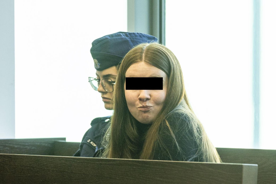 Karolina miała karmić Leosia mlekiem z wodą z kranu. Damian miał chodzić pijany. Sąsiedzi wzywali opiekę społeczną