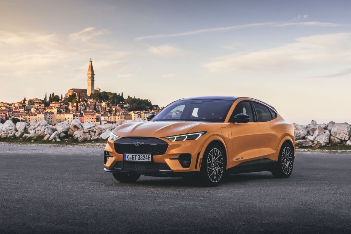 Ford Mustang Mach-E GT (Cyber Orange)