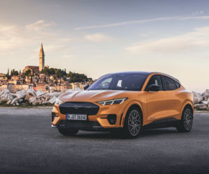 Ford Mustang Mach-E GT (Cyber Orange)