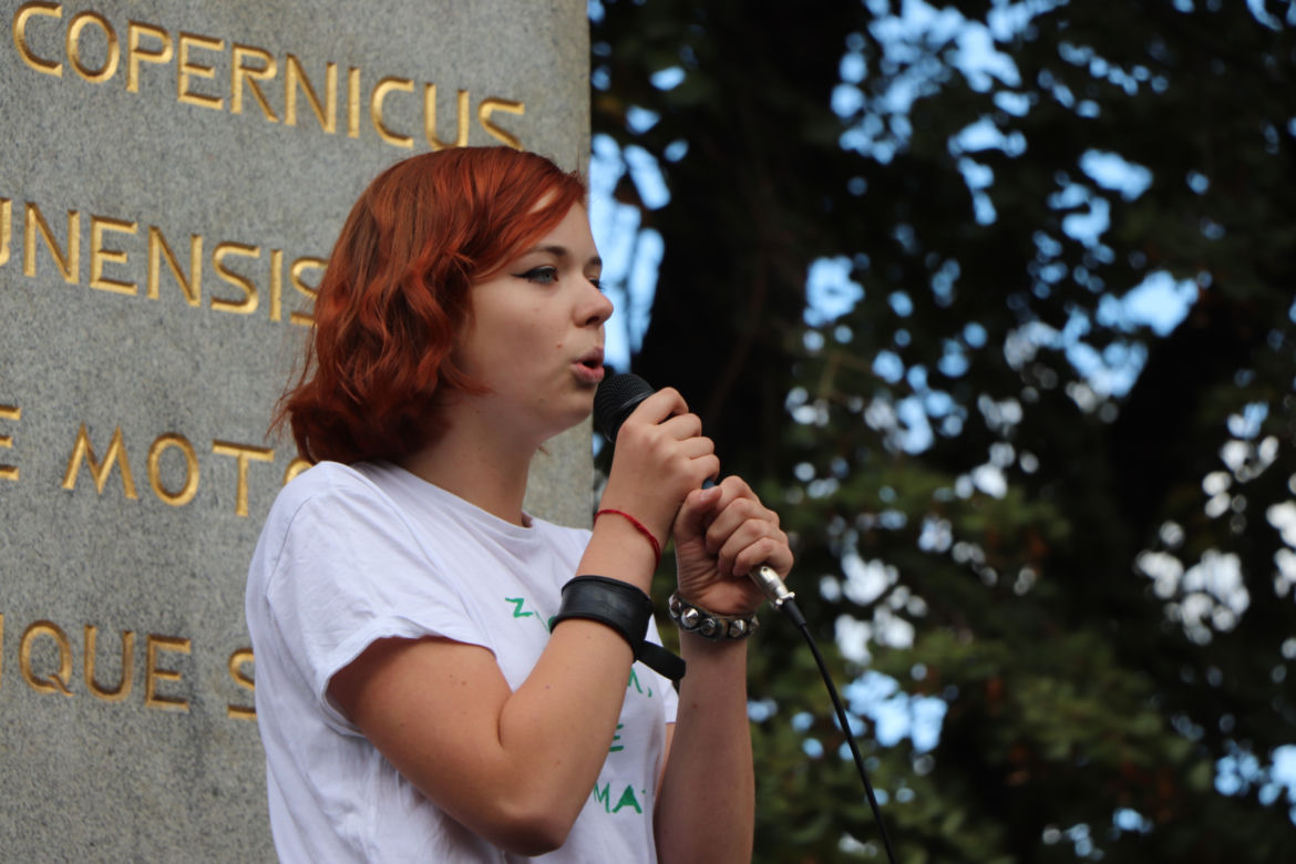 Młodzieżowy Strajk Klimatyczny w Toruniu. Protestowali przeciwko rządowi i korporacjom