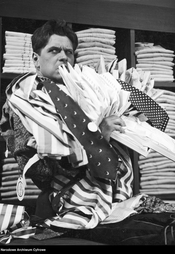 Rozmyte twarze i ukryta historia. Tajemnica zdjęcia z balu sylwestrowego 1933 roku