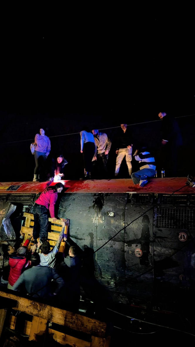 Tragedia na kolei. Pociągi wypadły z torów, nie żyją co najmniej 2 osoby