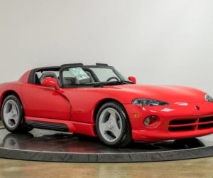 Dodge Viper z przebiegiem 34 mil