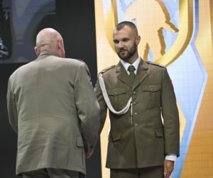 Kapral Mateusz wczoraj odebrał Złota Gardę