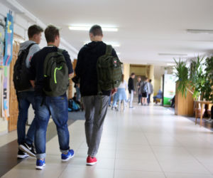 Hejt na 15-letniej Ukraince. Znamy stanowisko warszawskiej szkoły i ministerstwa