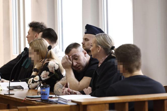Łukasz Żak w sądzie. Sypie się linia obrony jego kolegów. Biegły: „Każdy ma obowiązek udzielenia pomocy”