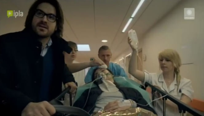 To nie koniec świata 2 sezon odc. 23. Anka (Karolina Gorczyca), Adam Tenczyński (Piotr Stramowski)