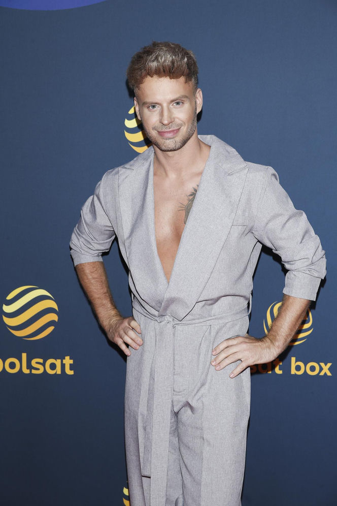 Gwiazdor "Tańca z gwiazdami" dokonał comingoutu tuż przed finałem. Od 17 lat jest w szczęśliwym związku