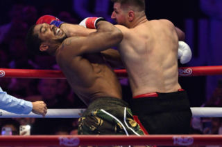Anthony Joshua padł już w 1. rundzie! Potem znów był liczony! I nagle wydarzyło się to! [WIDEO]