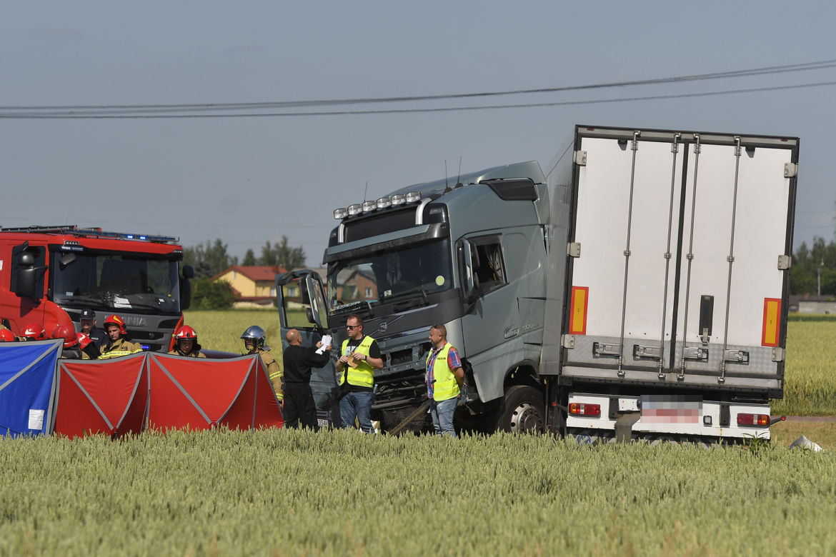 Wypadek w Elżbietowie. Zginęły dwie rodziny 