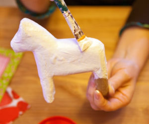 Konik w decoupage'u krok 1