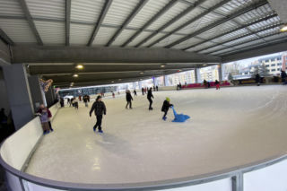 Kryte lodowisko przy Hali Urania