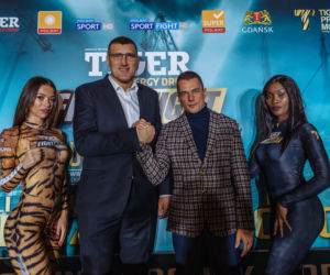 Hostessy z konferencji przed galą Dariusza Michalczewskiego w Gdańsku