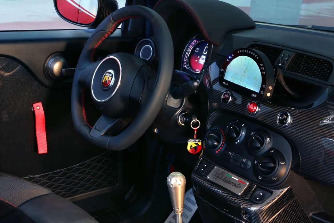 Abarth 695 biposto