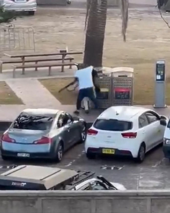 Masowa strzelanina na plaży. Bohater gołymi rękami obezwładnił sprawcę masakry