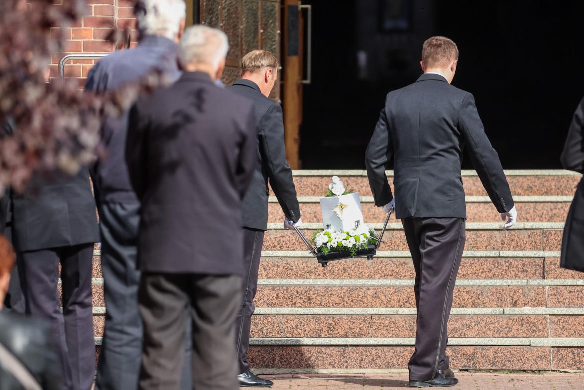 Ostatnie pożegnanie rodziny, która zginęła w tragicznym wypadku na A1. Morze łez