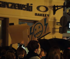 Czarny spacer ulicami Torunia 