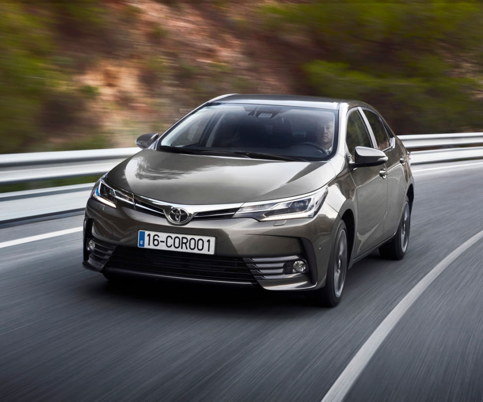 Toyota Corolla lifting 2016