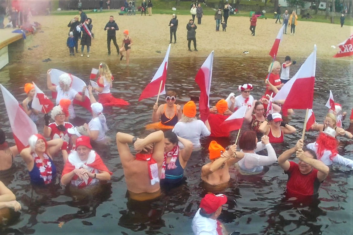 Szczecińskie morsy uczciły Święto Niepodległości
