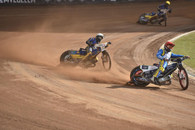 PRES Grupa Deweloperska Toruń - Gezet Stal Gorzów: Zdjęcia kibiców z meczu 7. kolejki PGE Ekstraligi na Motoarenie