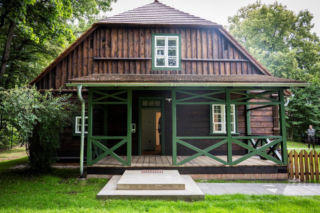 130-letnia leśniczówka w Lesie Kabackim jak nowa. W środku – edukacja o przyrodzie