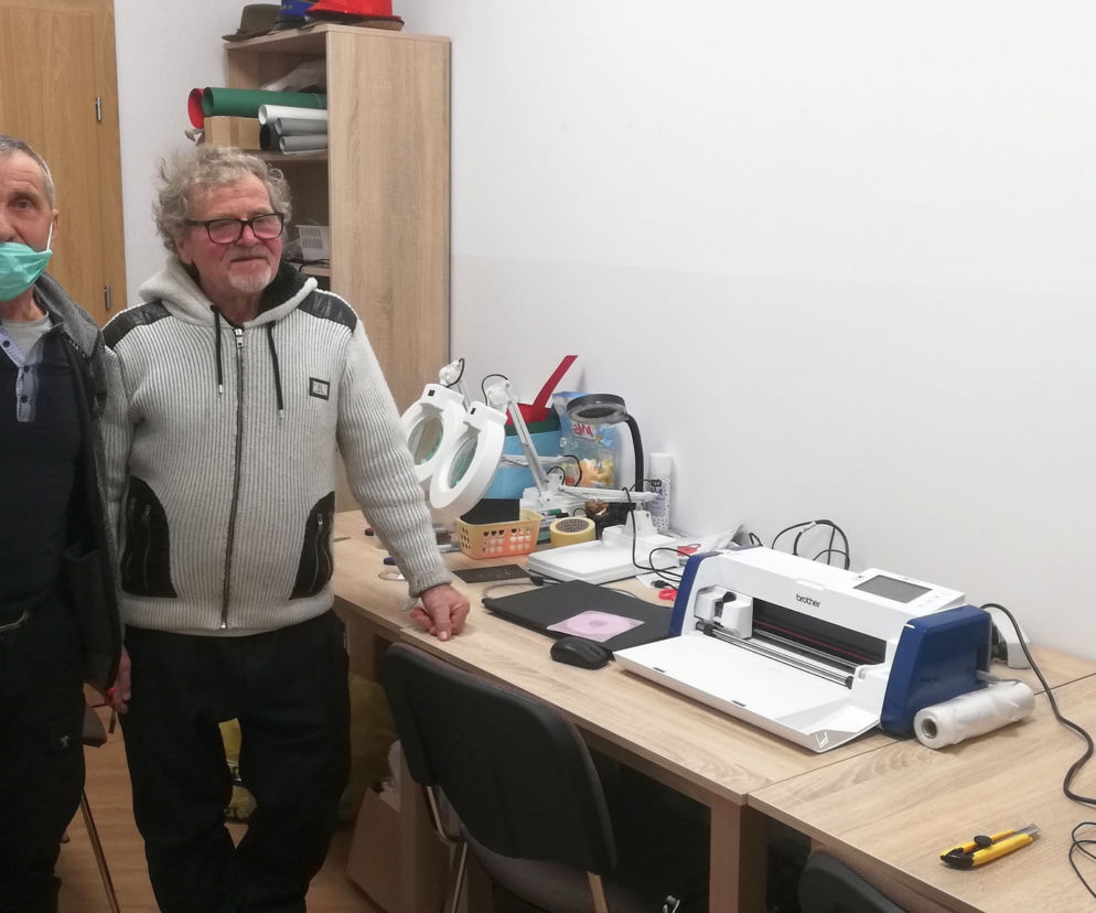 - Zapraszamy do naszej siedziby lub pod numer telefonu zaufania - mówią członkowie stowarzyszenia (od lewej): P. Ciesielski i M. Skowron