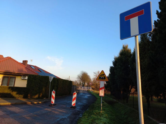 Samochodem już nie przejedziesz. Zmiany na przejeździe kolejowym przy Dąbrówki w Lesznie