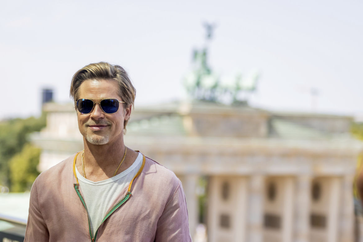 Brad Pitt w spódnicy. Pokazał się z zupełnie innej strony