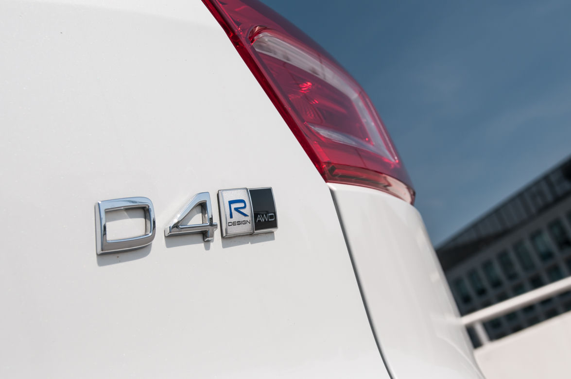 Volvo XC40 D4 190 KM R Design