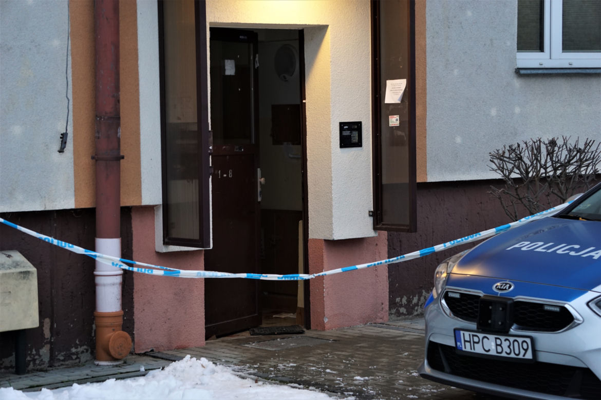Tragiczna awantura domowa w Bydgoszczy. Dwóch mężczyzn nie żyje, dwie kobiety ciężko ranne [ZDJĘCIA]