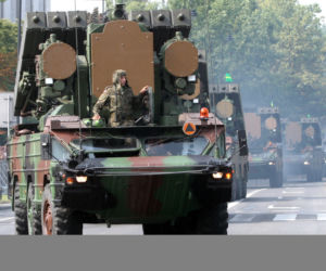 Defilada wojsk w Warszawie