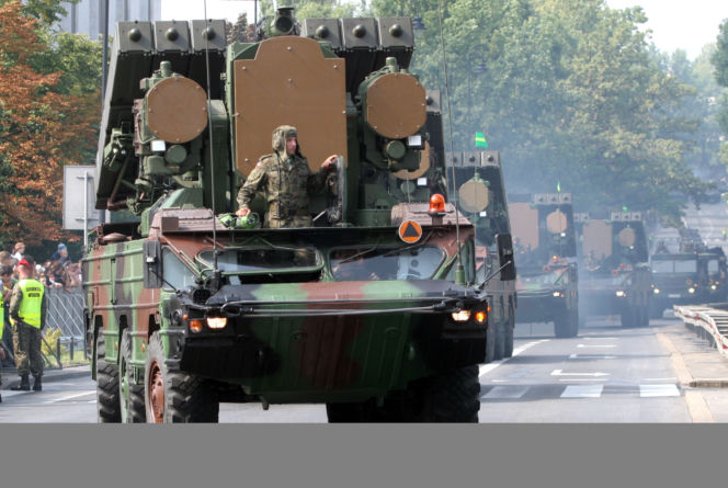 Defilada wojsk w Warszawie