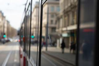 Strzał w warszawski tramwaj. Jakie konsekwencje czekają 22-latka?