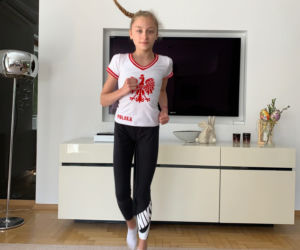 Ćwicz w domu z mistrzynią polski juniorów w gimnastyce artystycznej Emilią Komarewicz