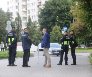 Trzaskowski zamyka drogę. Rodzice są wściekli