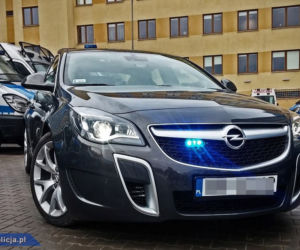 Nieoznakowany Opel Insignia OPC
