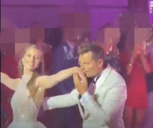 Rafał Brzozowski - gwiazdy chętnie bawiły się na wystawnym weselu piosenkarza! Byli bracia Mroczek, ale nie tylko