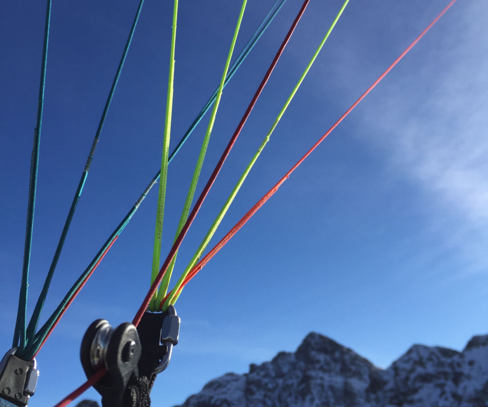 Polacy szykują się do lotu paralotnią z Mont Blanc