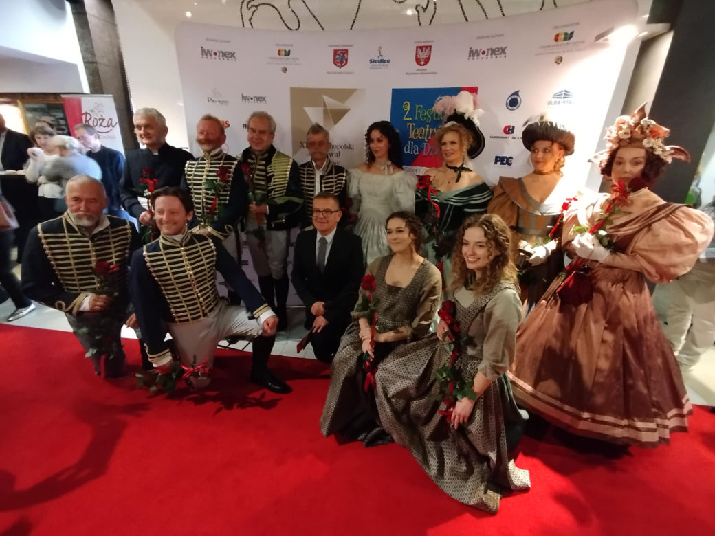 Ruszył 14. Ogólnopolski Festiwal Teatrów Sztuka plus Komercja w Siedlcach. W tym roku zobaczymy 8 spektakli konkursowych i 5 wydarzeń towarzyszących