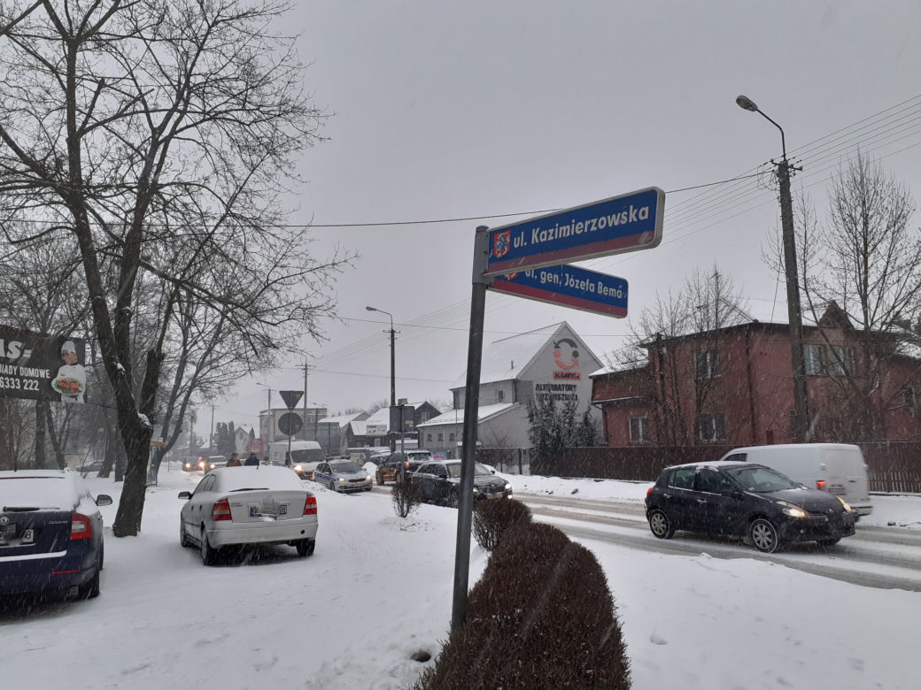 Ulica Kazimierzowska i zabytkowy budynek Mazowieckiego Ośrodka Doradztwa Rolniczego w Siedlcach w połowie lutego 2021